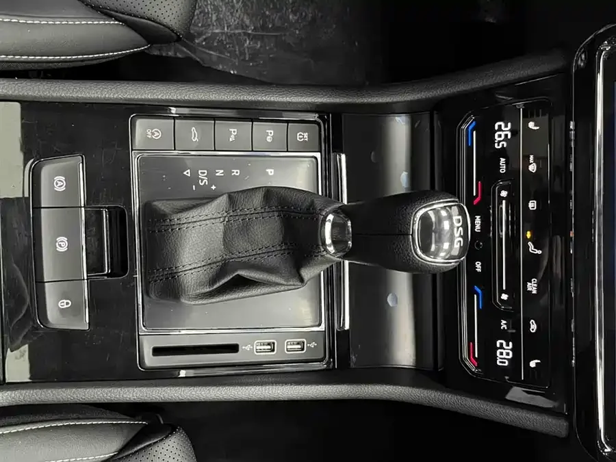 Skoda SuperB Superpa 2024 TSI280 DSG Exclusive Edition 2025 — миниатюра 2