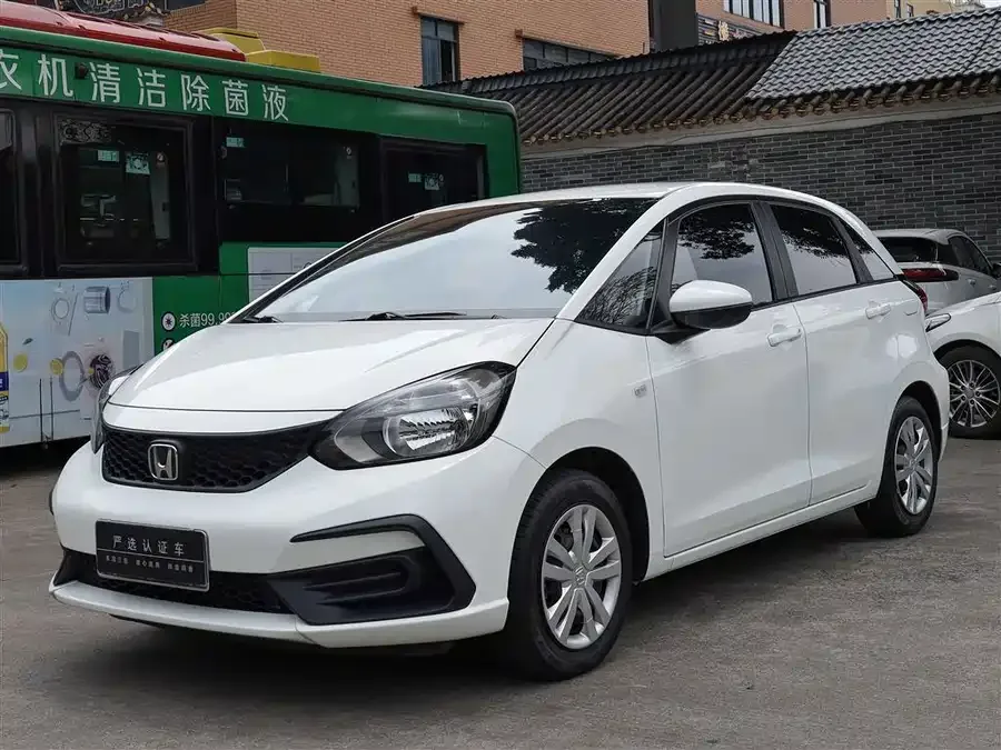Honda Fit Fit 2023 1.5L CVT Trendy Edition 2023 — фото 1, купить с доставкой в Москву