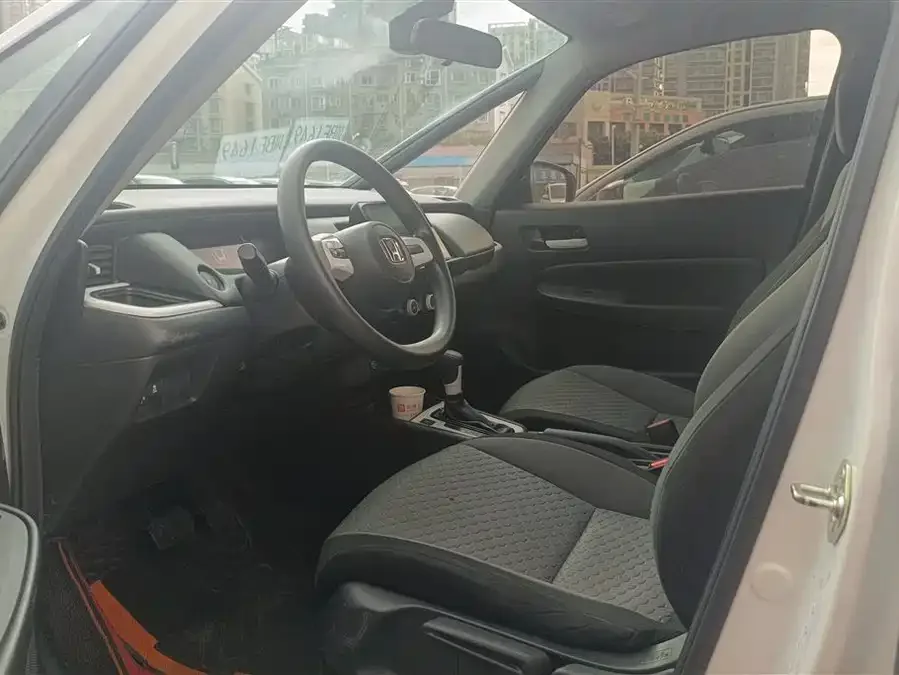 Honda Fit Fit 2022 1.5L CVT Trendy Sunroof Edition 2022 — миниатюра 3