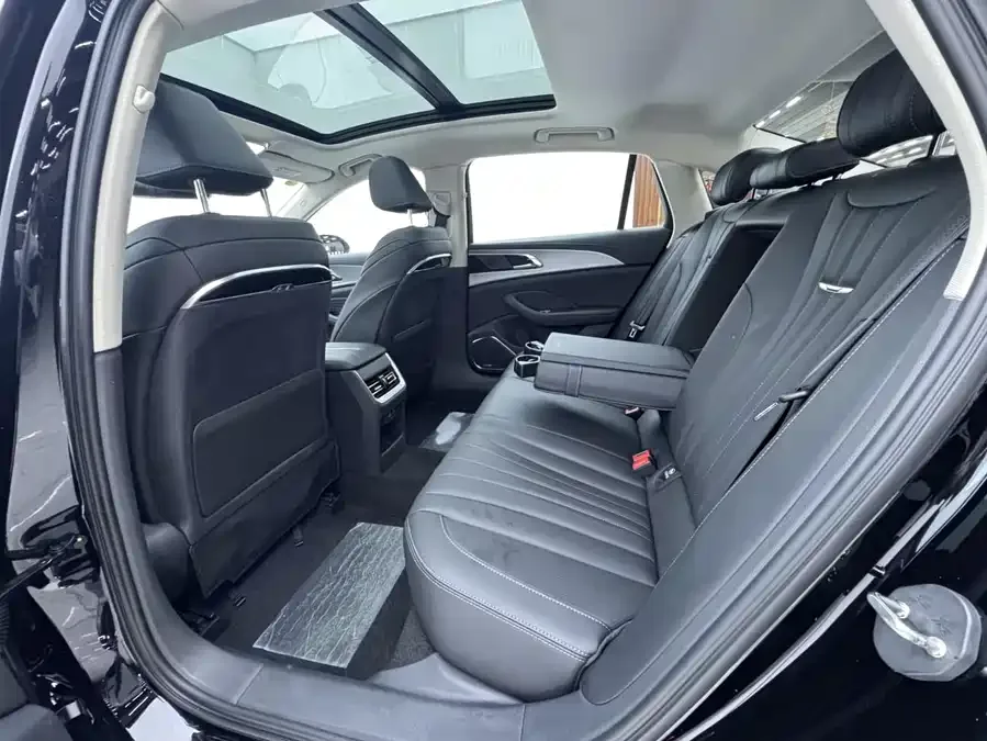 Hongqi H5 Hongqi H5 2023 1.5T DCT Zhilian Qiyun Edition 2024 — миниатюра 2