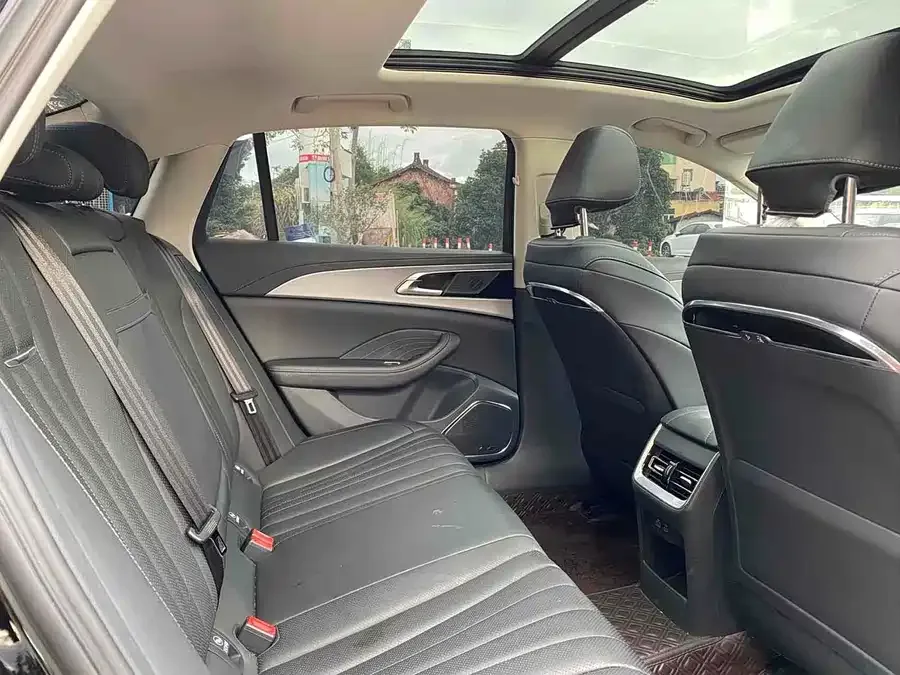 Hongqi H5 Hongqi H5 2022 Classic 1.5T DCT Flagship Edition 2022 — миниатюра 2