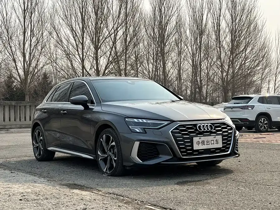 Audi A3 2021 Sportback 35 TFSI Advanced Life Edition 2022 — миниатюра 3