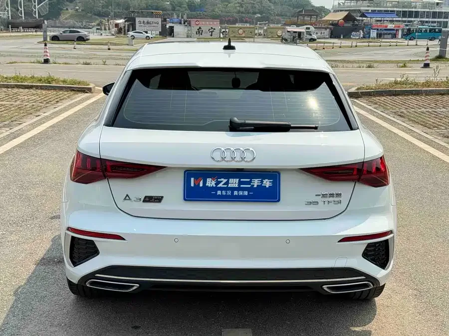 Audi A3 2022 Sportback 35 TFSI stylish and sporty 2022 — миниатюра 2