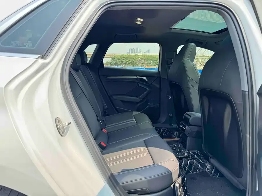 Audi A3 2022 Sportback 35 TFSI stylish and sporty 2022 — миниатюра 5