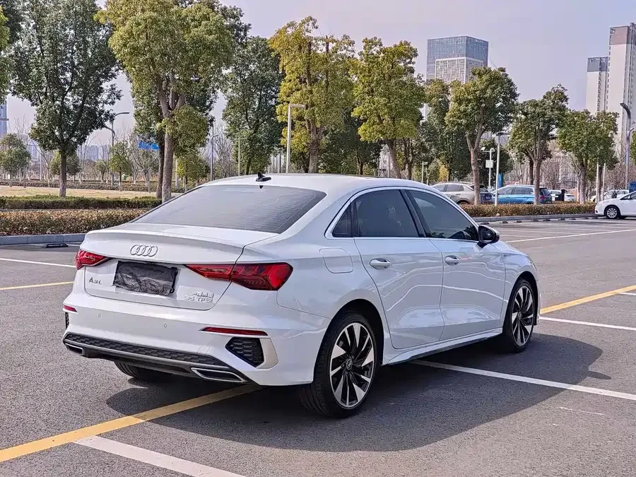 Audi A3 2023 A3L Limousine 35 TFSI Fashion Sports 2023 — миниатюра 4