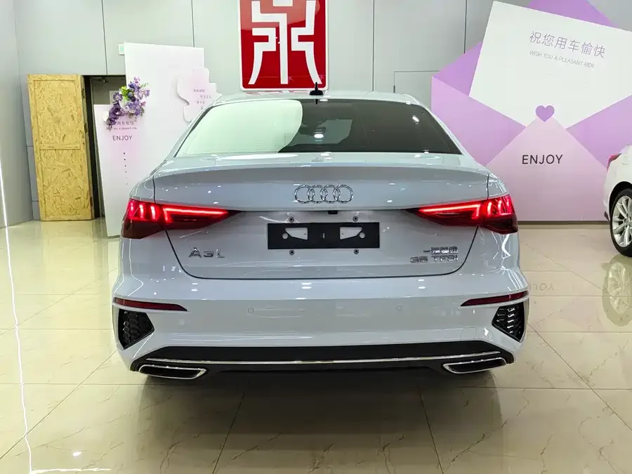 Audi A3 2022 A3L Limousine 35 TFSI Fashion Sports 2022 — миниатюра 2