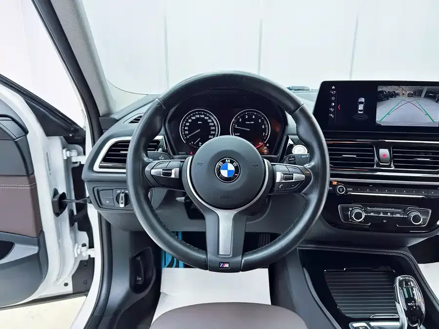 BMW 1 series BMW 1 Series 2021 120i M Sport Night Edition 2022 — миниатюра 2