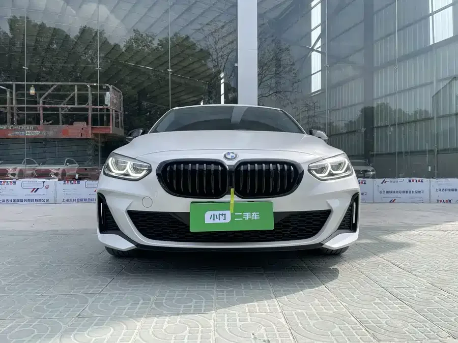 BMW 1 series BMW 1 Series 2022 120i M Sport Night Edition 2022 — миниатюра 3