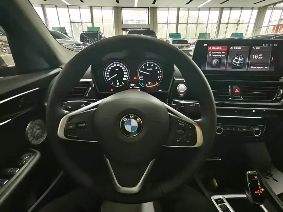 BMW 1 series BMW 1 Series 2021 facelift 120i M Sport 2022 — миниатюра 3