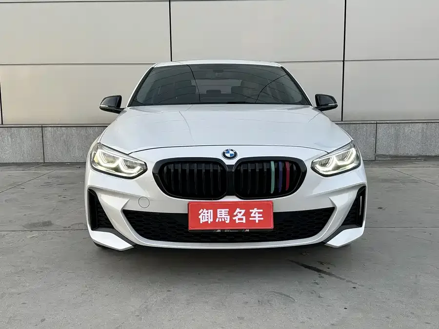 BMW 1 series BMW 1 Series 2021 facelift 120i M Sport Night Edition 2022 — миниатюра 3
