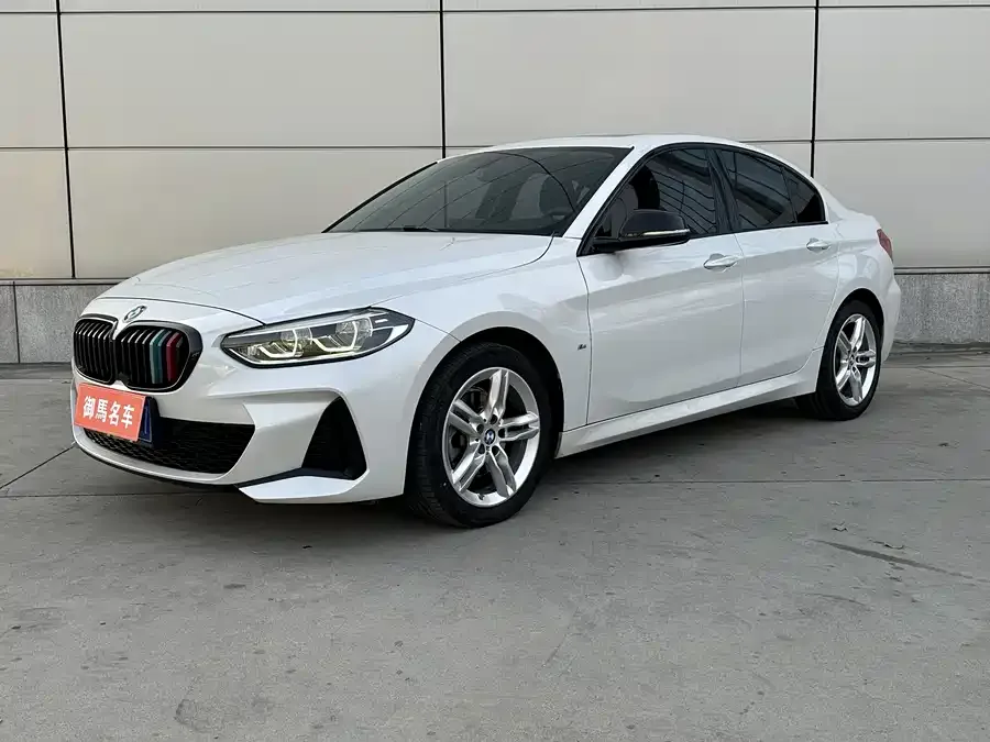 BMW 1 series BMW 1 Series 2021 facelift 120i M Sport Night Edition 2022 — фото 1, купить с доставкой в Москву