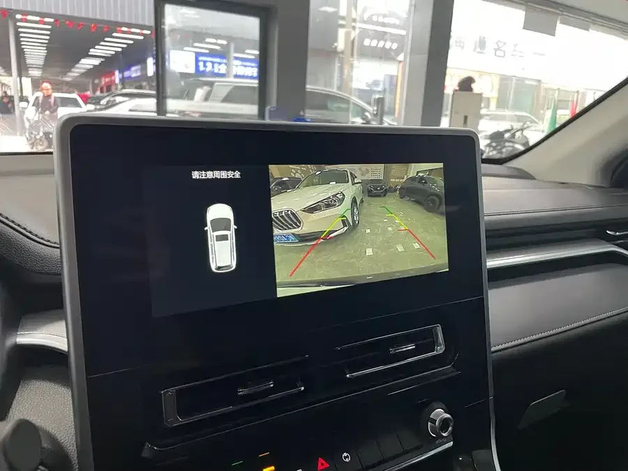 Haval M6 Haval M6 2023 PLUS 1.5T DCT Elite Intelligent Connected Model 2023 — миниатюра 4