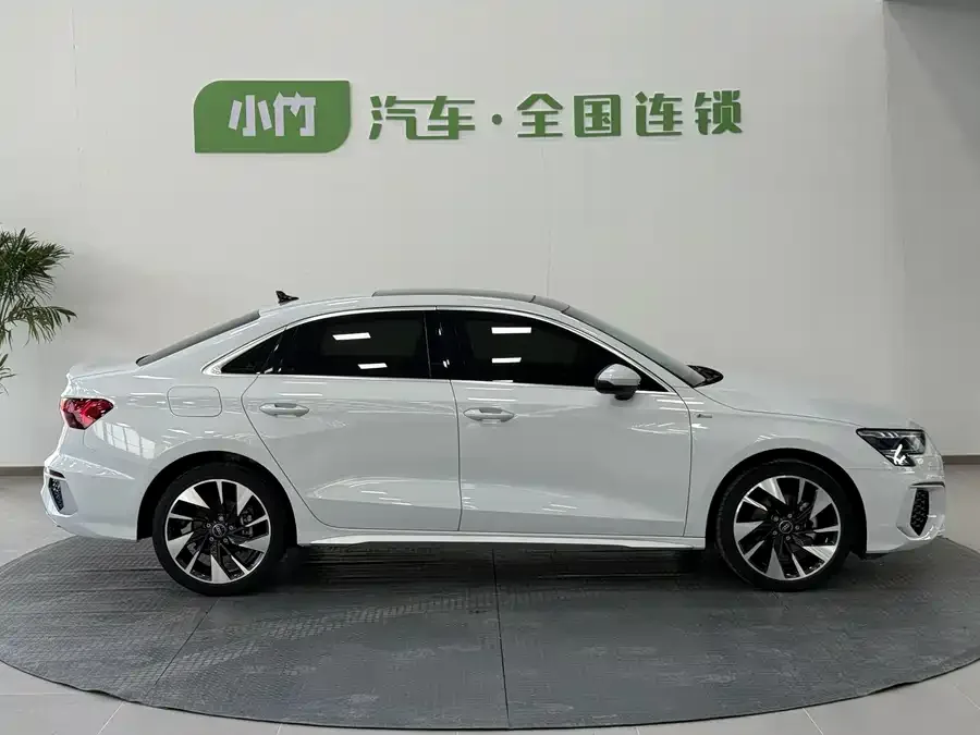 Audi A3 2022 A3L Limousine 35 TFSI Fashion Sports 2023 — миниатюра 4