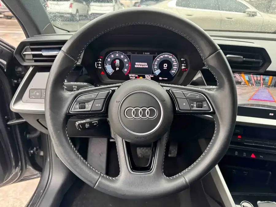 Audi A3 2022 Sportback 35 TFSI stylish and sporty 2022 — миниатюра 4