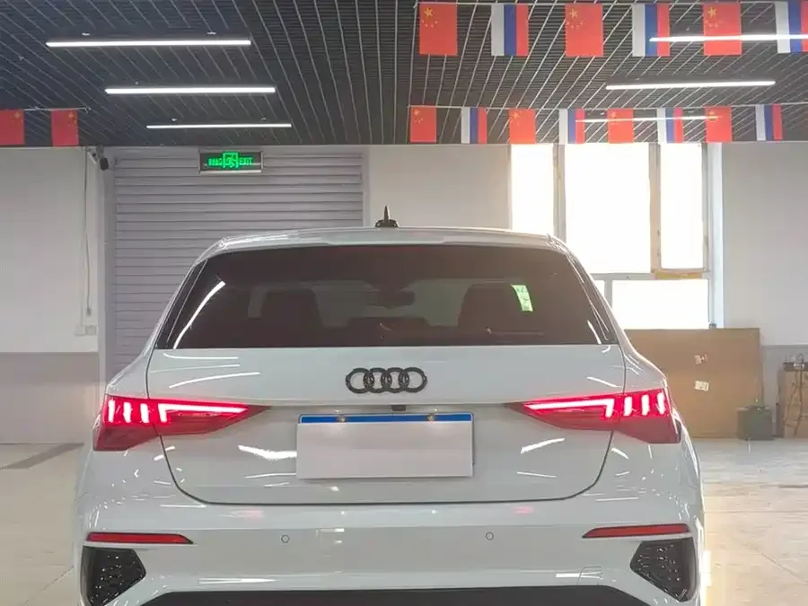 Audi A3 2022 Sportback 35 TFSI stylish and sporty 2022 — миниатюра 2