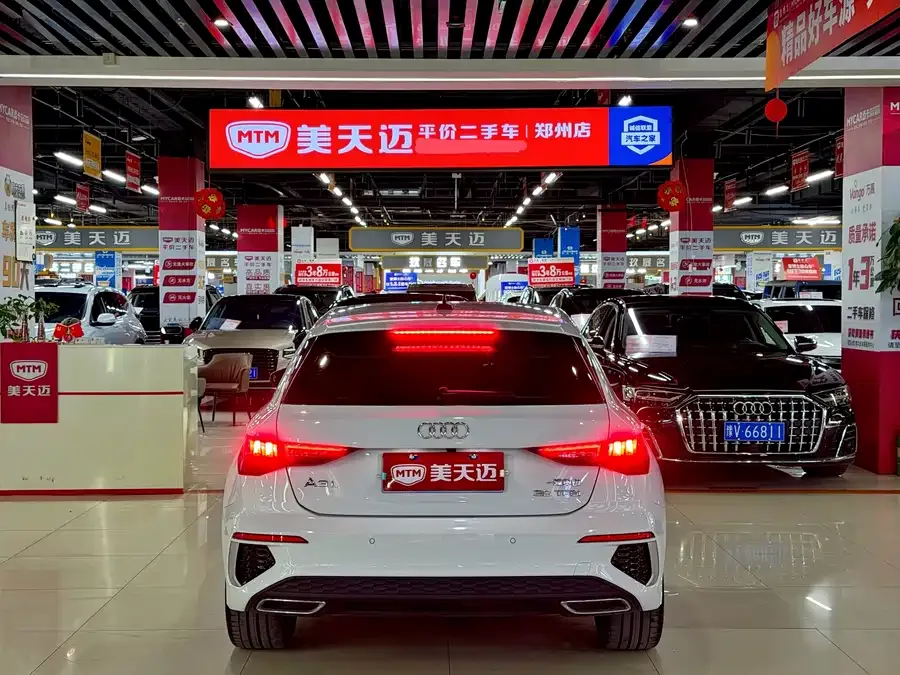 Audi A3 2021 Sportback 35 TFSI stylish and sporty 2022 — миниатюра 4