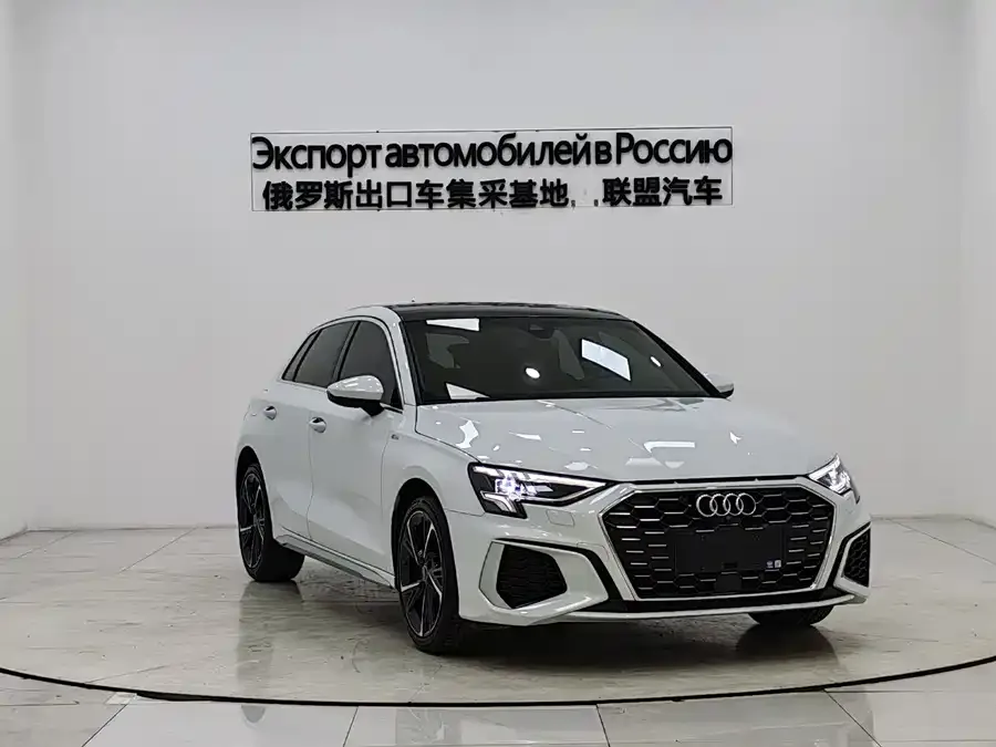 Audi A3 2022 Sportback 35 TFSI stylish and sporty 2022 — миниатюра 3