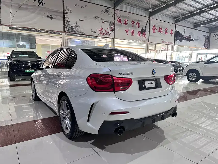 BMW 1 series BMW 1 Series 2021 facelift 120i M Sport Night Edition 2022 — миниатюра 3