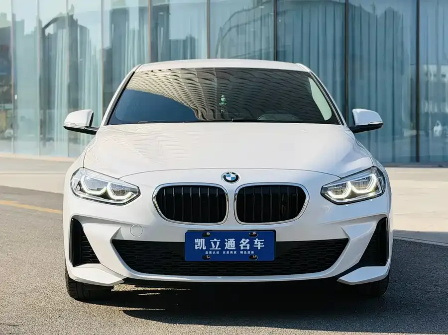 BMW 1 series BMW 1 Series 2023 120i M Sport 2023 — миниатюра 3