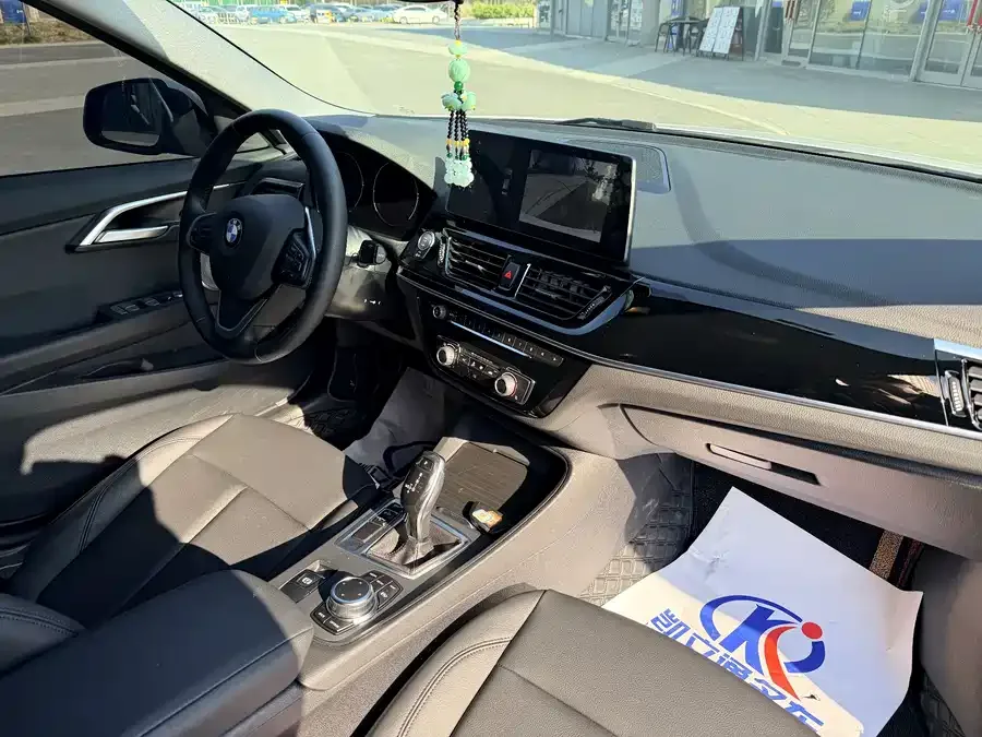 BMW 1 series BMW 1 Series 2023 120i M Sport 2023 — миниатюра 5