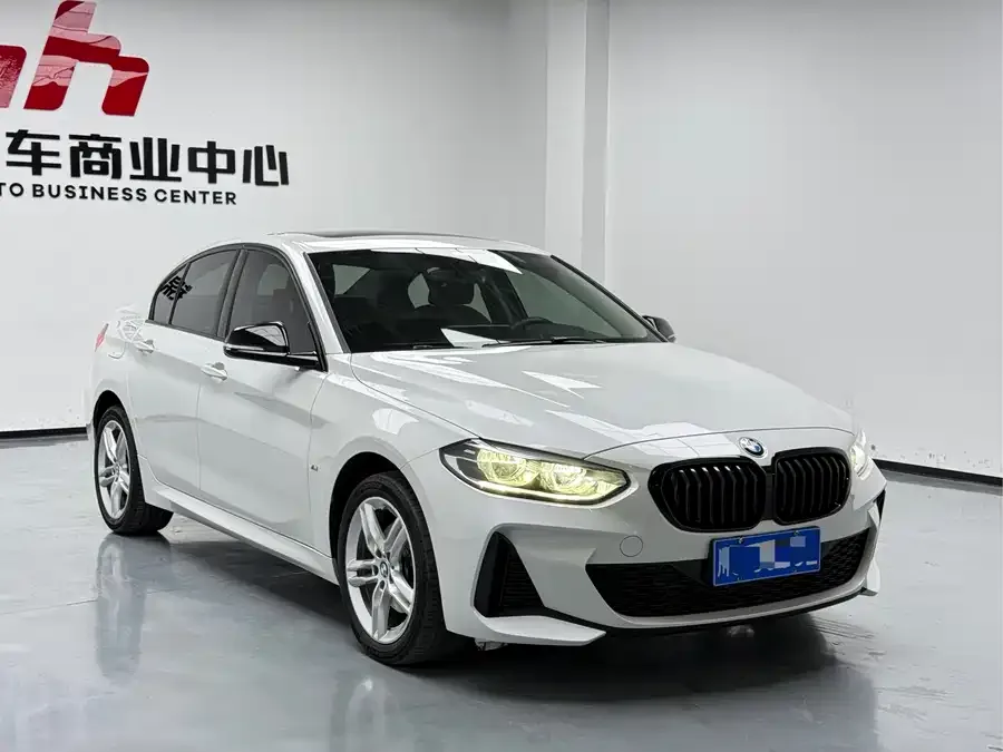 BMW 1 series BMW 1 Series 2021 facelift 120i M Sport Night Edition 2022 — миниатюра 3