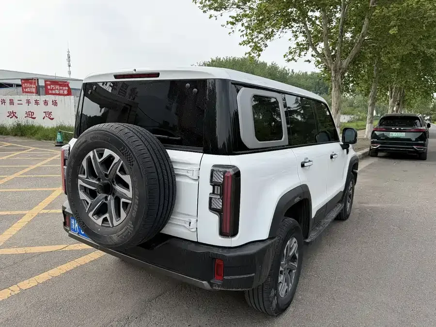 BAIC BJ40 Beijing Off-road BJ40 2024 2.0T New City Hunter Edition Knight Type 2024 — миниатюра 3