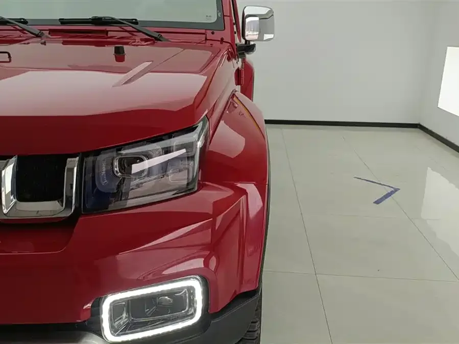 BAIC BJ40 Beijing Off-road BJ40 2023 2.0T Automatic 4WD City Hunter Edition Knight Edition 2023 — миниатюра 2