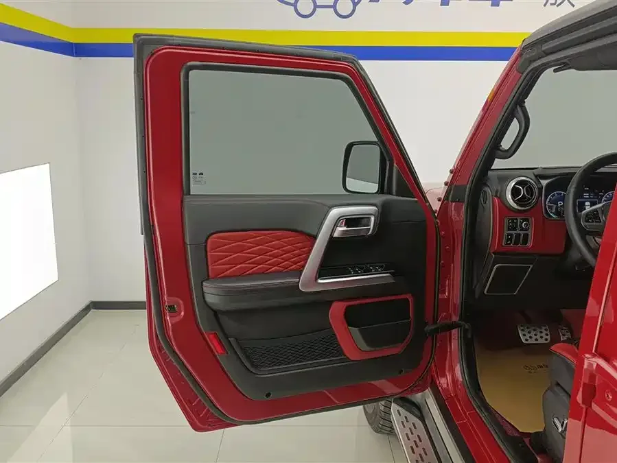 BAIC BJ40 Beijing Off-road BJ40 2023 2.0T Automatic 4WD City Hunter Edition Knight Edition 2023 — миниатюра 4