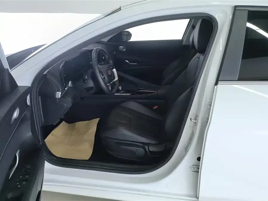 Hyundai Elantra Elantra 2022 1.5L CVT GLX Elite Edition 2023 — миниатюра 3