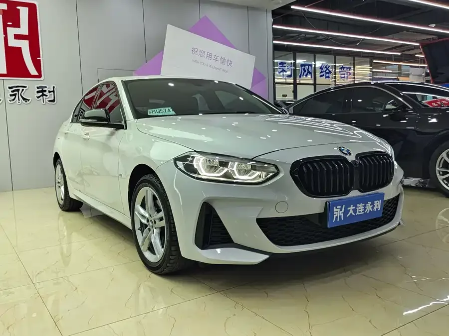 BMW 1 series BMW 1 Series 2022 120i M Sport Night Edition 2023 — миниатюра 3