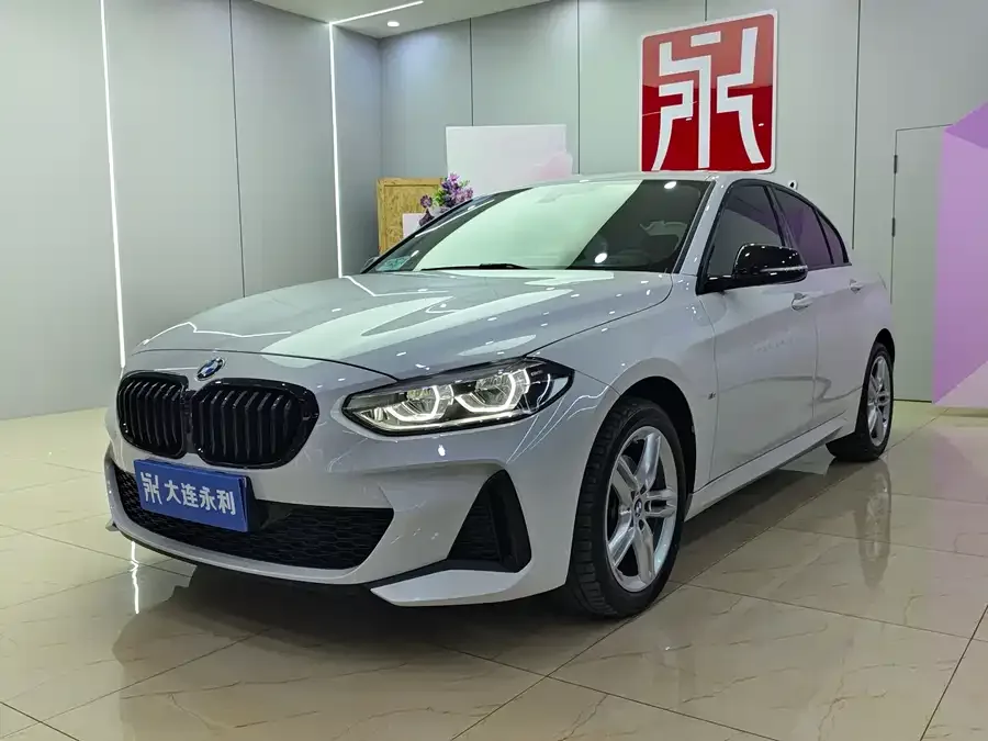 BMW 1 series BMW 1 Series 2022 120i M Sport Night Edition 2023 — фото 1, купить с доставкой в Москву