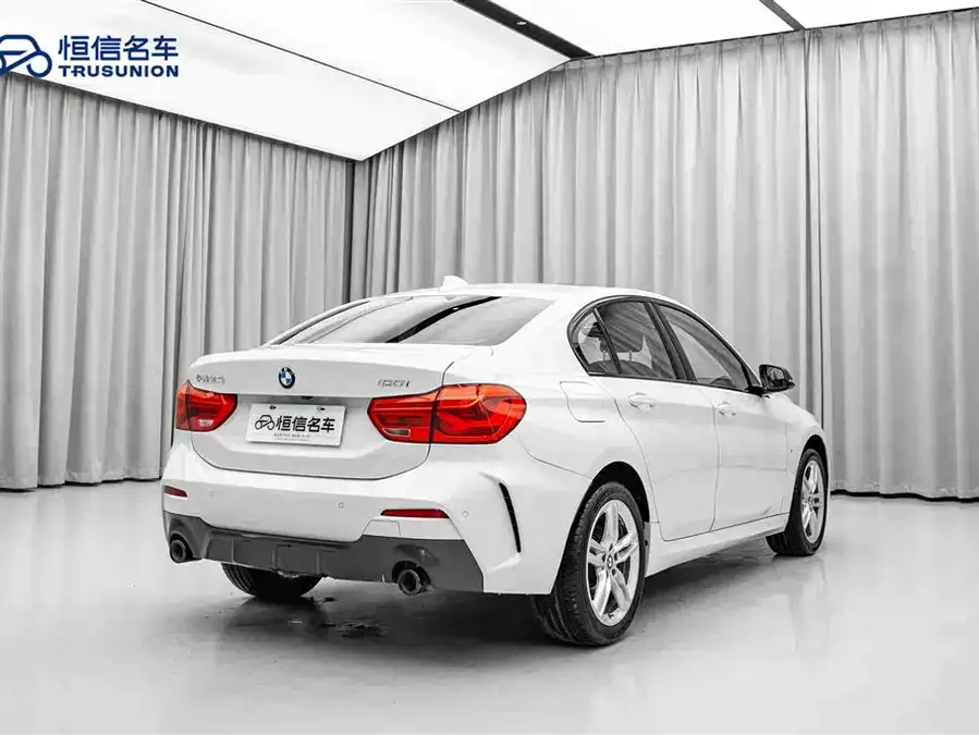 BMW 1 series BMW 1 Series 2022 120i M Sport Night Edition 2023 — миниатюра 2