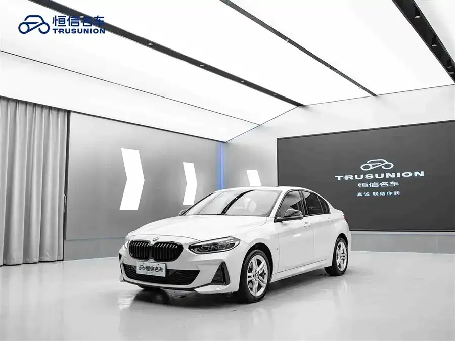 BMW 1 series BMW 1 Series 2022 120i M Sport Night Edition 2023 — миниатюра 3