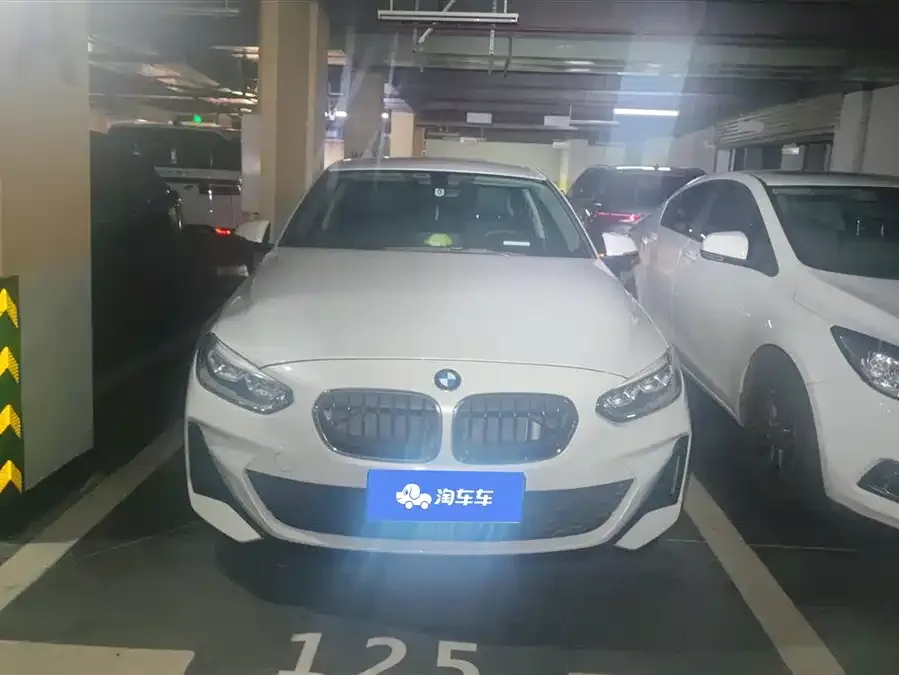 BMW 1 series BMW 1 Series 2022 120i M Sport Edition 2023 — миниатюра 2