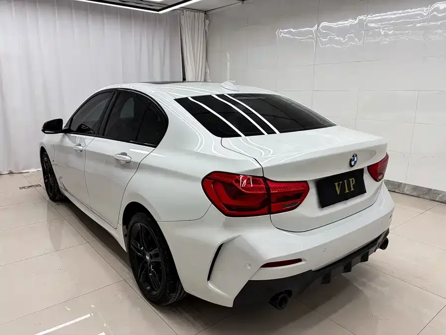BMW 1 series BMW 1 Series 2022 120i M Sport Night Edition 2022 — миниатюра 3