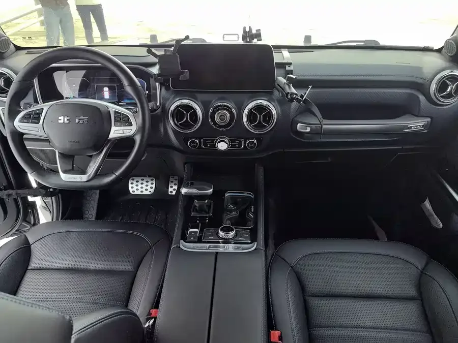 BAIC BJ40 Beijing Off-road BJ40 2023 2.0T Automatic 4WD City Hunter Edition Knight Edition 2023 — миниатюра 4