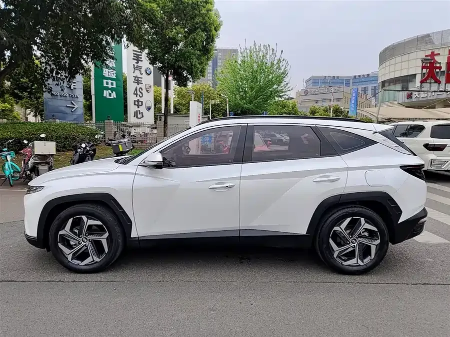 Hyundai Tucson L Tucson 2023 Tucson L 1.5T Automatic 2WD LUX Premium Edition 2022 — миниатюра 3