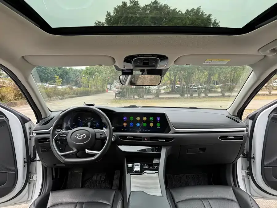 Hyundai Sonata 2020 Sonata 270TGDi DCT GL Leading Edition 2022 — миниатюра 3