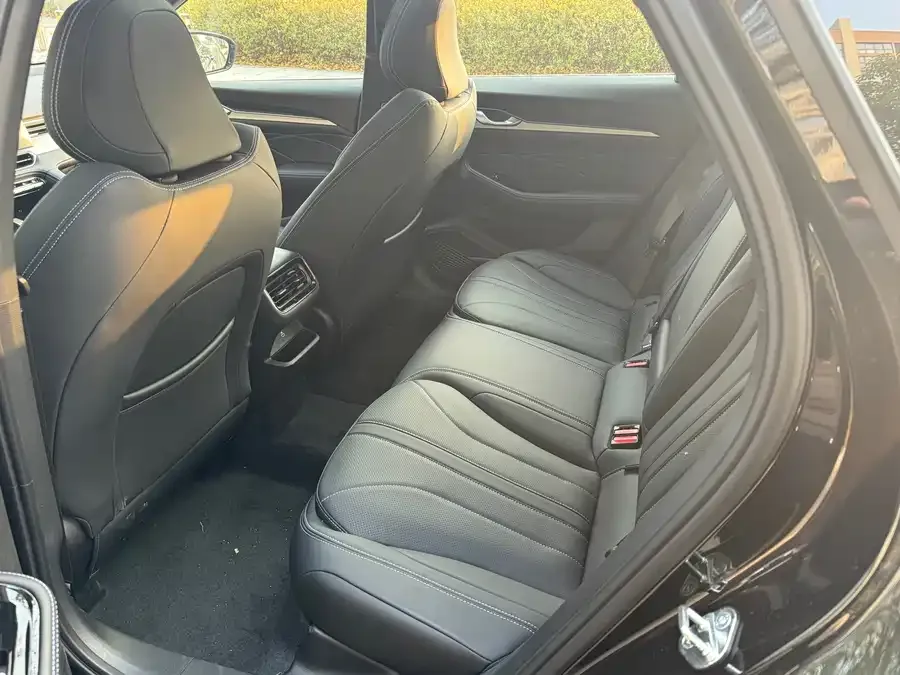Geely Xingrui Xingrui 2026 Oriental Yao 1.5TD Jinghong Edition 2026 — миниатюра 3