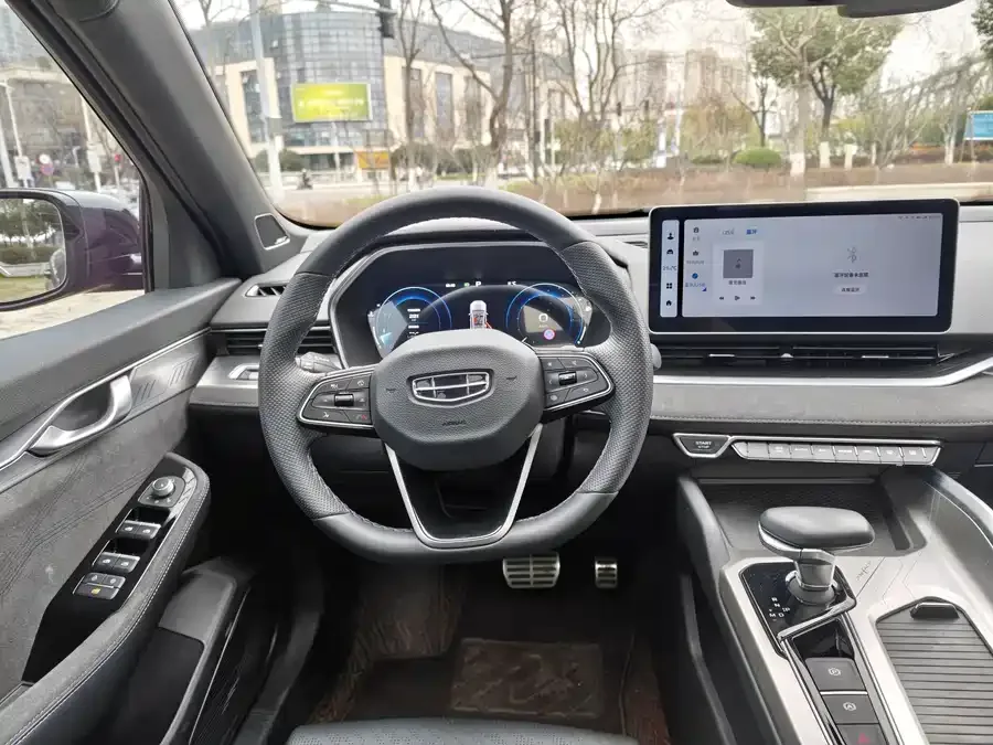 Geely Xingrui Xingrui 2023 2.0TD only available in green version 2023 — миниатюра 3