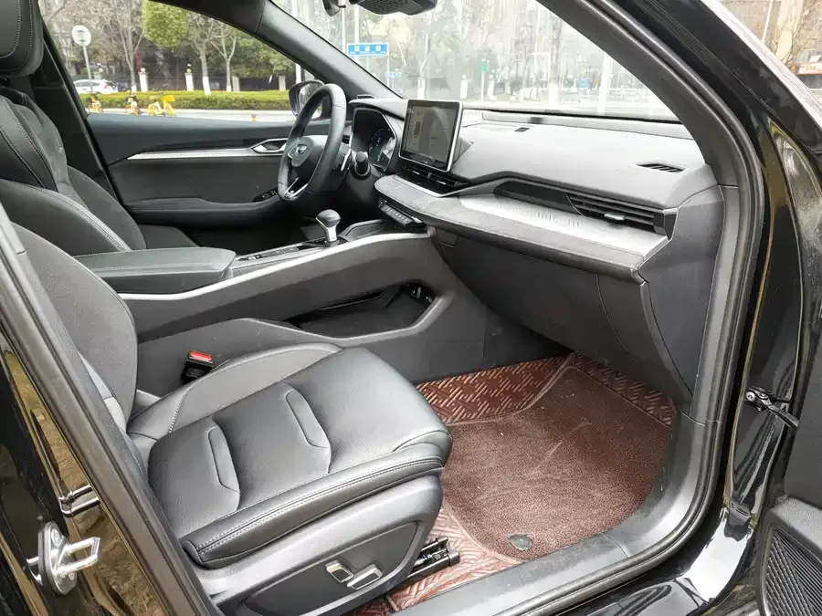Geely Xingrui Xingrui 2023 2.0TD only available in green version 2023 — миниатюра 4
