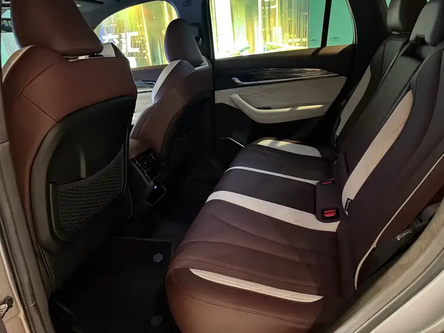Geely Monjaro Xingyue L 2024 2.0TD High Power Automatic 2WD Yunqi Edition 2024 — миниатюра 2