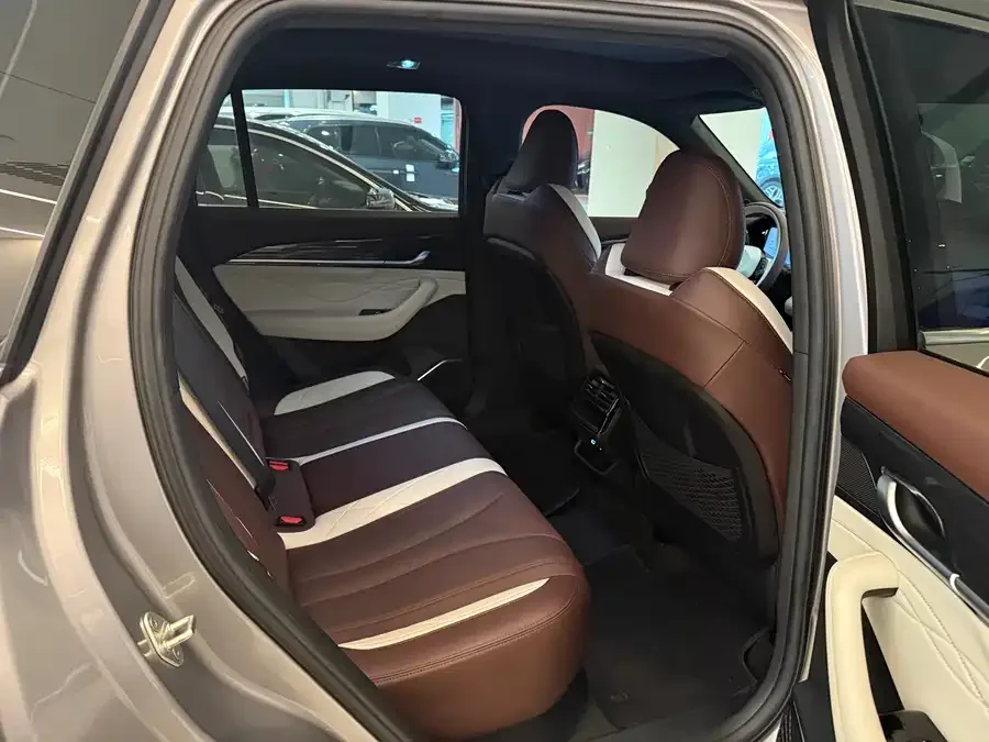 Geely Monjaro Xingyue L 2024 2.0TD High Power Automatic 2WD Skyline Edition 2024 — миниатюра 3