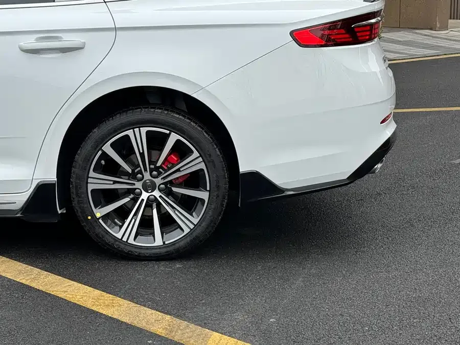 Geely Xingrui Xingrui 2026 Oriental Yao 1.5TD Jinghong Edition 2026 — миниатюра 3