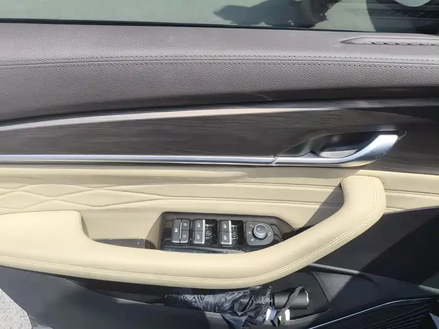 Geely Monjaro Xingyue L 2025 Dongfangyao 2.0TD Automatic Star-gazing Edition 2024 — миниатюра 4