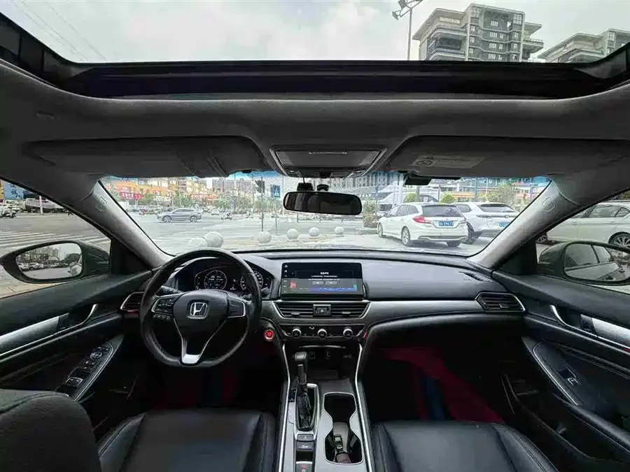 Honda Accord Accord 2022 260TURBO Deluxe Edition 2022 — миниатюра 2