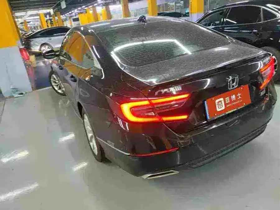 Honda Accord Accord 2022 260TURBO Deluxe Edition 2022 — миниатюра 4