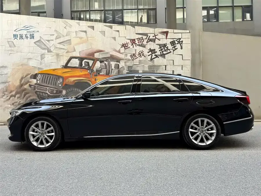 Honda Accord Accord 2022 260TURBO Deluxe Edition 2023 — миниатюра 3