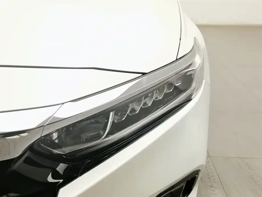 Honda Accord Accord 2022 260TURBO Deluxe Edition 2023 — миниатюра 4