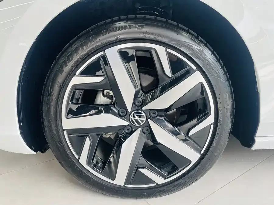 Volkswagen Lamando 2024 Lingdu Lingdu L 280TSI DSG Cool Edition 2024 — миниатюра 3